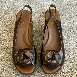 Kork-Ease Platform Shoes Brown Rose Gold Women’s Size 8 Floral